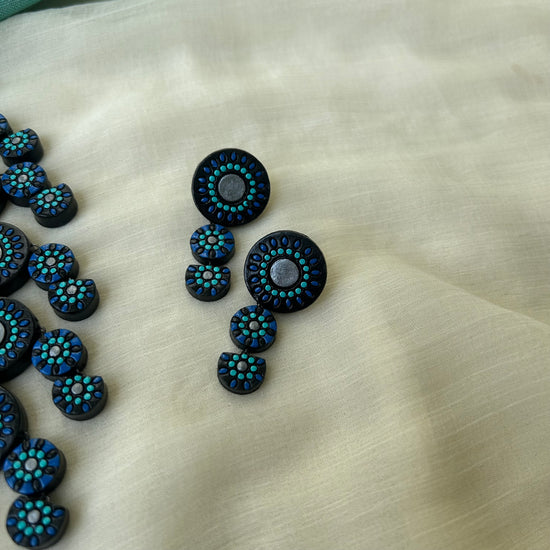 Mandela Floral Terracotta 3 Layered Necklace Set in Blue