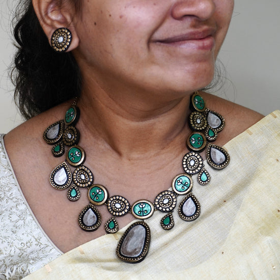 Green kundan terracotta necklace with antique gold mirror drops
