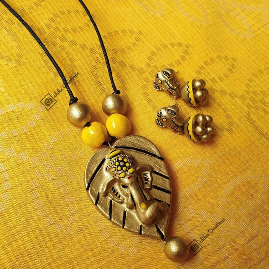 Ganesha green leaf terracotta pendant set