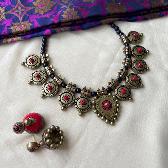 Traditional neckwear