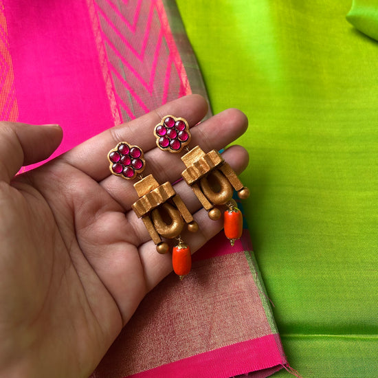 Gold Thandatti Terracotta Earrings with kemp stones