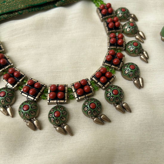 Warm Buds Terracotta Necklace Set