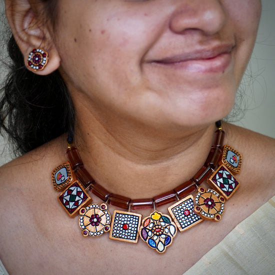 Terracotta Abstract Geometric Choker in Multicolour Shades