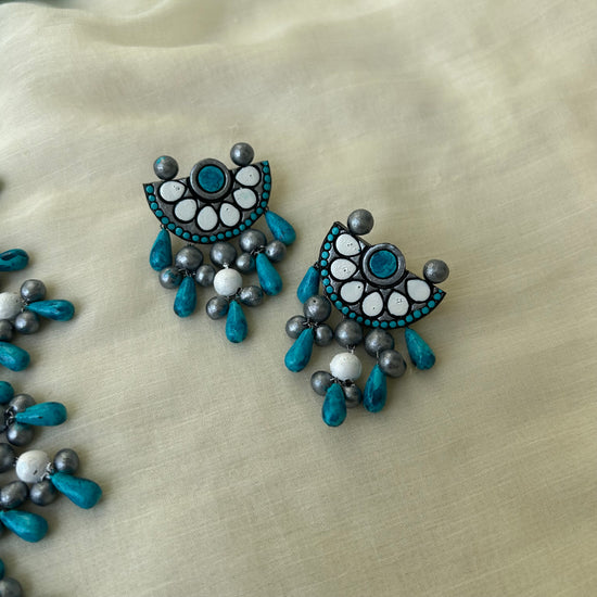 Chand Floral Blue Terracotta Necklace Set with dangling beads
