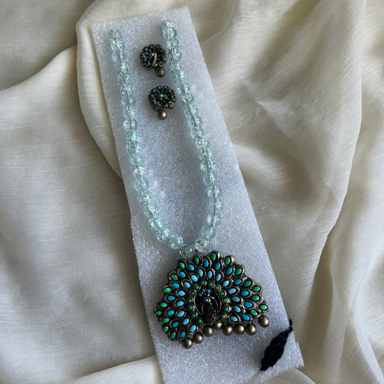 Under 600 - Charm 05