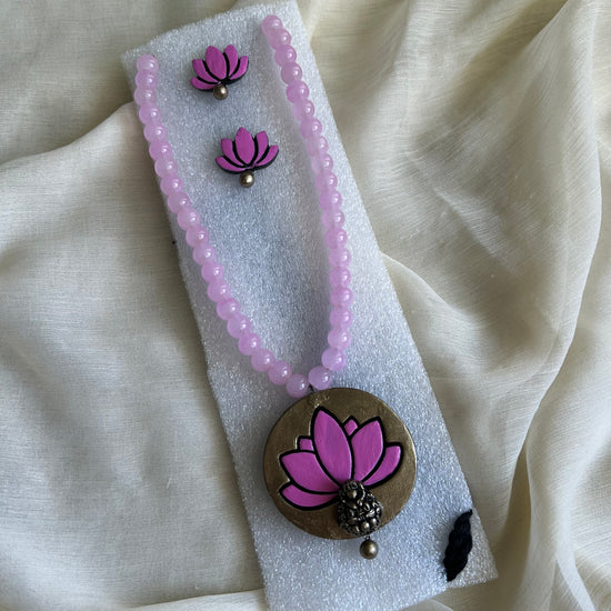 Under 600 - Charm 04
