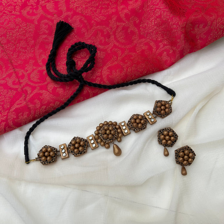 Brown bead terracotta choker