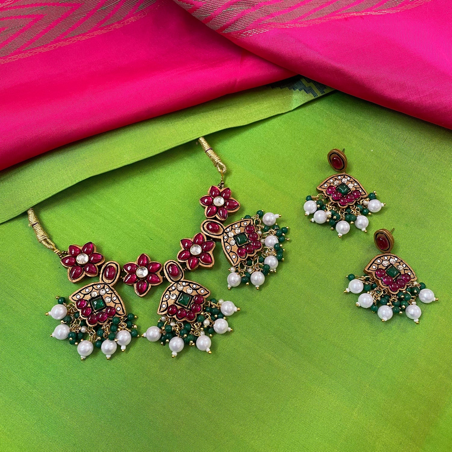 Pink and green floral kemp chocker with drop earrings