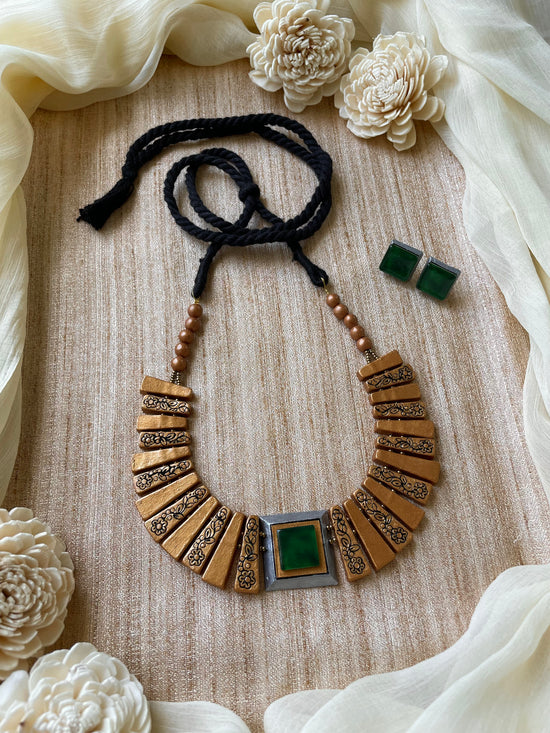 Contemporary green kundhans