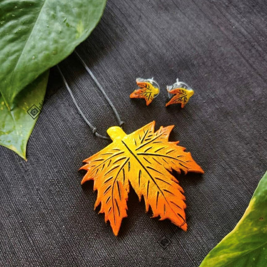 Maple Leaf Pendant Set