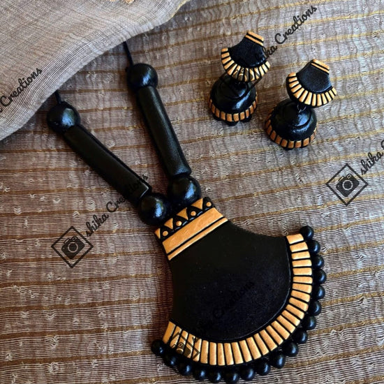 Abstract Pendant Set