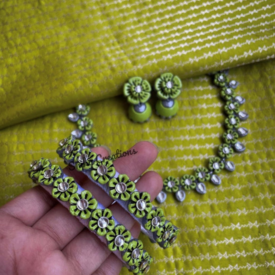 Green Splashes With Elegance