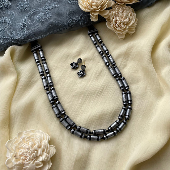 Tubular beaded neckwear