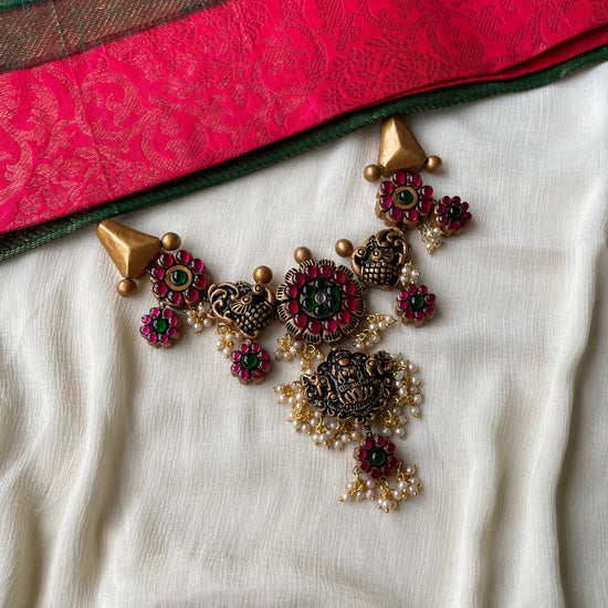 Traditional kemp choker